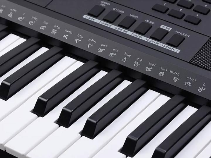 Medeli Millenium Series portable keyboard
